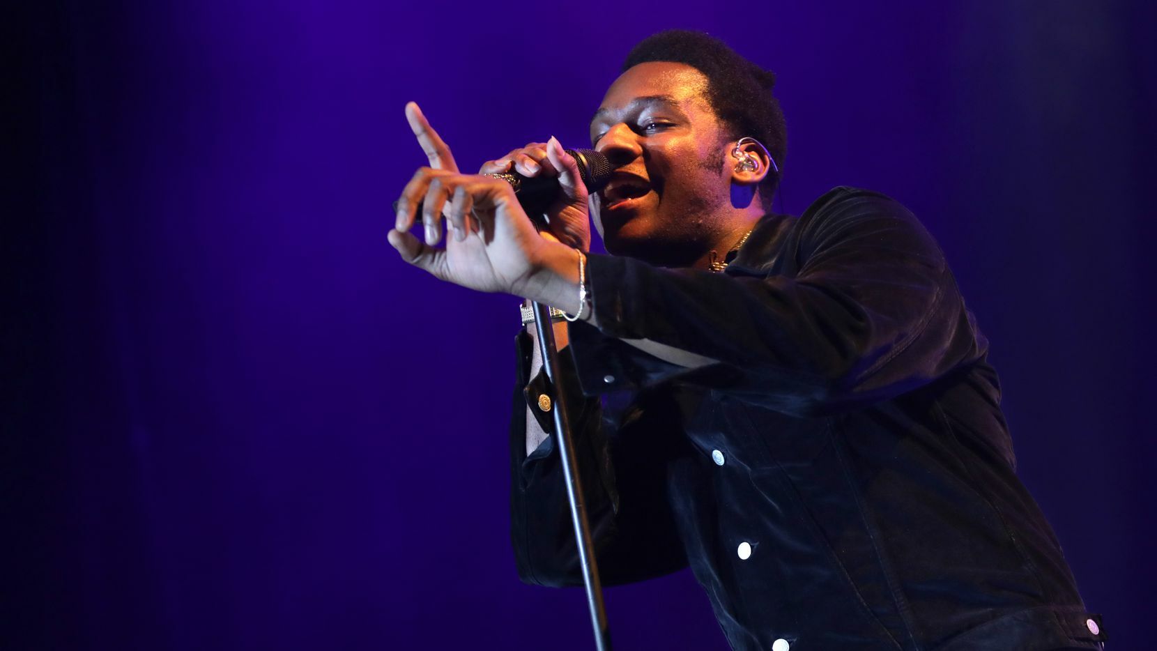 Leon Bridges Leon Bridges