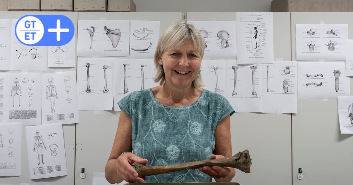  Dr. Birgit Großkopf, Abteilung Prähistorische Anthropologie und Humanökologie am Johann Friedrich Blumenbach-Institut für Zoologie und Anthropologie der Universität Göttingen mit Skelettfunden aus Eldagsen. 