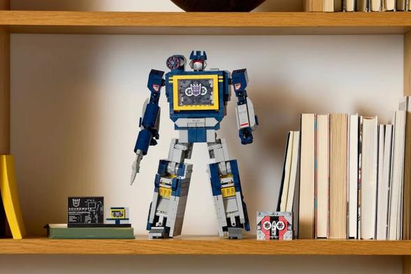 LEGO Transformers Soundwave LEGO Transformers Soundwave