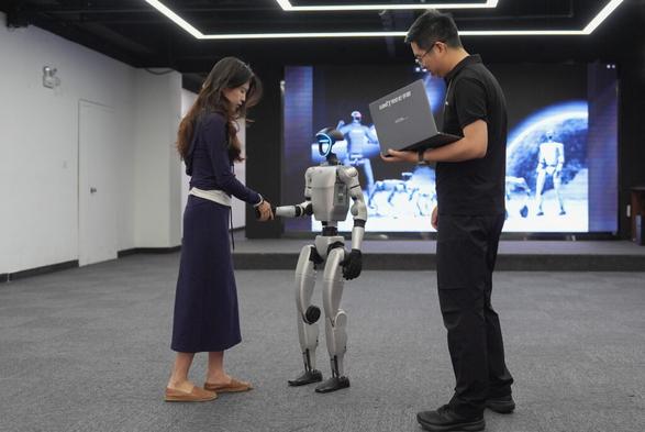 Empresa de robots humanoides Unitree de China busca captar financiamiento en la bolsa para su comercialización a gran escala