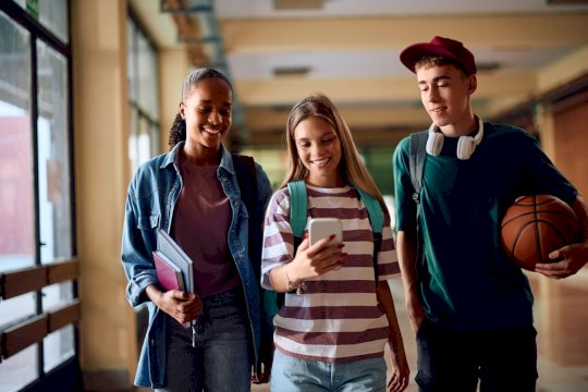 scammers-take-advantage-of-back-to-school-shopping-scams-–-source:wwwmcafee.com