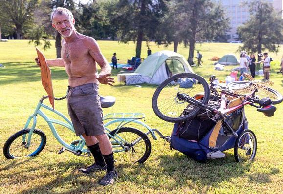 Residents Left With Nowhere to Go As Homeless Encampments Bulldozed in Washington