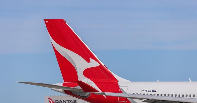 Qantas, Qantas tail Qantas logo Qantas, Qantas tail Qantas logo