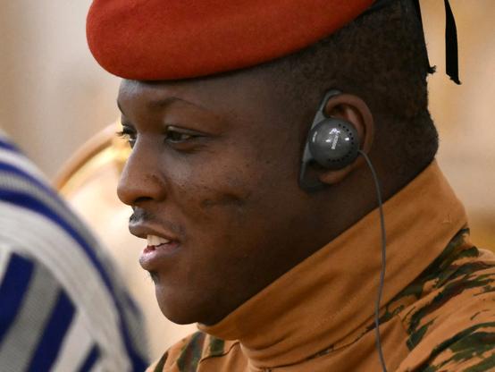 ⚡ NEWSBurkina Faso cuts diplomatic ties with FranceThe military government of Burkina Faso, in power since the 2022 coup, has severed diplomatic relations with France. The decision follows accusations that France maintains neo-colonial ambitions in the region, marking a significant escalation in tensions between the West...📰  #Geopolitics #GeoWire