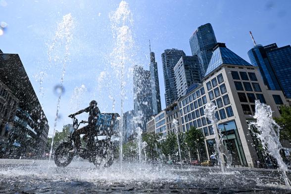 Germany braces for record temperatures as the heatwave moves east.France, Britain, Switzerland and Germany all experienced record heat in June and the weather system could test more records as it rolls across Germany towards Poland Saturday.Germany reached a new record of 41.3°C Friday near the city of Saarbruecken close to the French border while dozens of people, both young and old, died in France. #Germany #Poland #Europe #ClimateChange