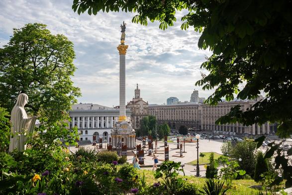 KYIV INDEPENDENT: Explosions, fires reported in Kyiv amid Russian missile attack  Russia once again unleashed a barrage of ballistic missiles strikes on Kyiv overnight on June 28, damaging several sites within the city and injuring at least one person, officials said. #Ukraine