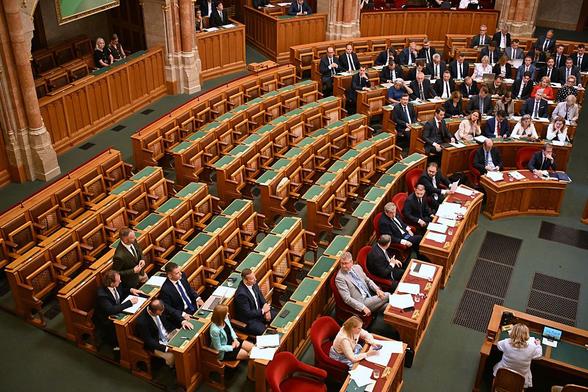 KYIV INDEPENDENT: Hungarys president reluctantly agrees to step down amid push from Magyar Hungarian President Tamas Sulyok on July 18 agreed to step down from his role, signing off on constitutional changes that would end his term on July 20, while maintaining criticism of the push. #Ukraine