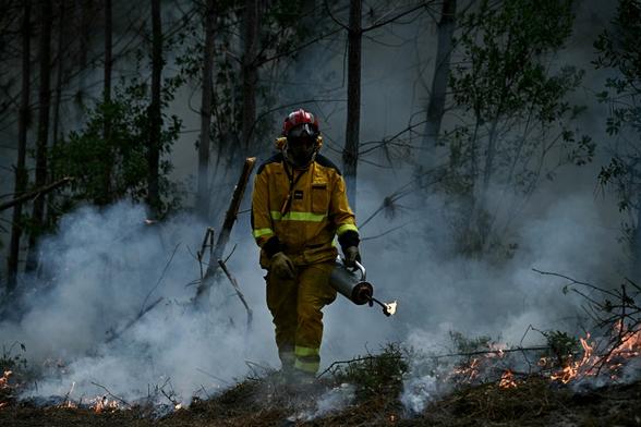 KYIV POST: Ukraine Sends Firefighters to Help France Battle Wildfires  Ukraine has sent 70 firefighters and 15 specialized vehicles to France to help battle wildfires, with officials saying additional assistance, including aircraft, could be provided if needed. #World #Ukraine #Europe