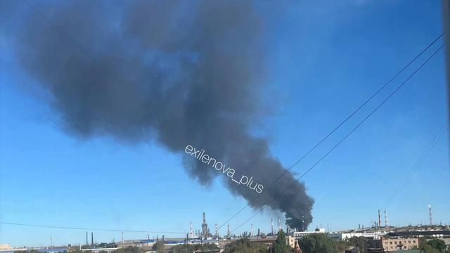 KYIV POST: Russian Oil Refinery Shuts Down for Months After Ukrainian Drone Strike A Russian oil refinery more than 1,300 kilometers from Ukraine has been completely shut down after a Ukrainian drone strike, with repairs potentially taking up to six months. The strike adds to Kyivs escalating campaign against Russias oil industry and a growing fuel crunch across the country. #Ukraine #World