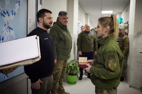 KYIV POST: Zelensky Names 29-Year-Old Former Schoolteacher Hero of Ukraine After Drone-Zone Rescue Former teacher Vladyslav Polskyi, now an assault company commander, received Ukraines highest honor after personally evacuating two wounded soldiers under Russian drone threat. #Ukraine