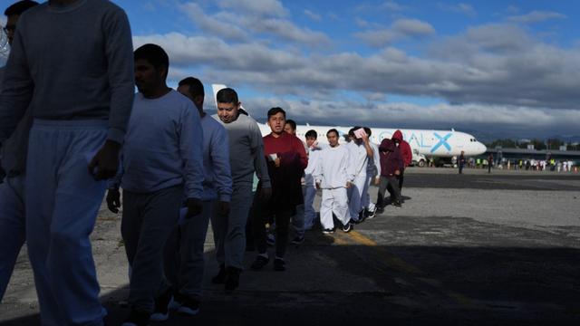 ⚡ NEWSUS Deports Mexicans to Guatemala Despite Mexicos ObjectionsThe Trump administration has deported nearly 2,300 Mexican nationals to Guatemala, bypassing Mexicos objections. This move represents a significant escalation in third-country deportation strategies aimed at deterring immigration, highlighting growing...📰 #USA #Geopolitics #GeoWire
