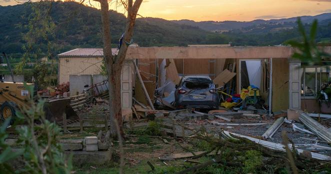 [lalibre] Un village dans le sud de la France dévasté par une impressionnante tornade : 41 blessés et 300 habitations touchées (VIDEO) #Europe 