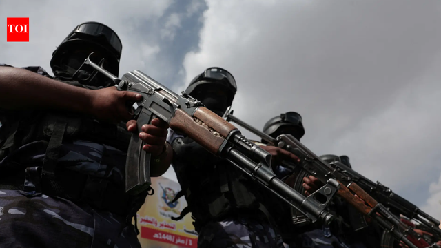 🟠 UPDATEHouthi Attacks Injure Dozens in Southern Saudi ArabiaIran unveiled the Qassem Basir ballistic missile, indicating a shift in military doctrine. Houthis are preparing to announce a major operation deep inside Saudi Arabia.📰 #SaudiArabia #Military #Geopolitics #GeoWire