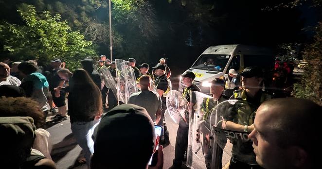 [lalibre] Quand des manifestants anglais anti-immigration prennent des joueurs de cricket pakistanais pour des migrants  #Europe 