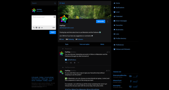 Screenshot of Mastodon desktop interface with blue and dark photon theme activated