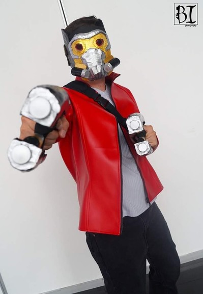 Star Lord pointing his cardboard guns