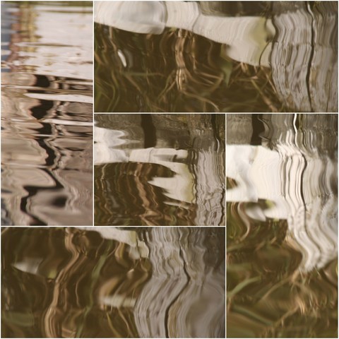 Fotocollage van 5 foto's met spiegelingen van een zelfde locatie. Het water is rustig maar beweeglijk, het beeld veranderd voortdurend. Ook een kleine verplaatsing in de kano levert weer verrassingen op. De kleuren zijn hoofdzakelijk bruin, grijs, beige en wit. In diverse tonen. 