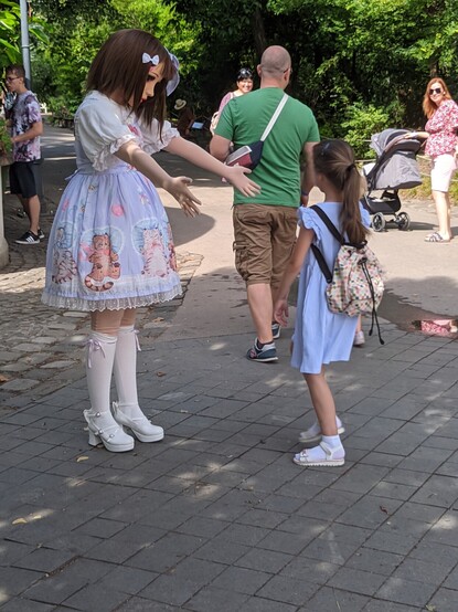 Levander and a girl