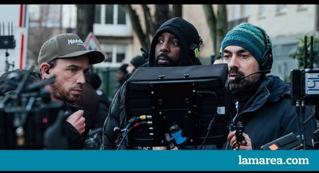 El cineasta francés Ladj Ly (en el centro) en el set de rodaje. Foto: LAURENT LE CRABE / LE PACTE