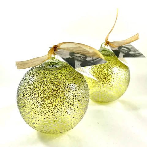 Ornament - Corona - Lime
by Ted Jolda

Handblown glass

Source:
https://shop.audainartmuseum.com/ornament-corona-lime.html