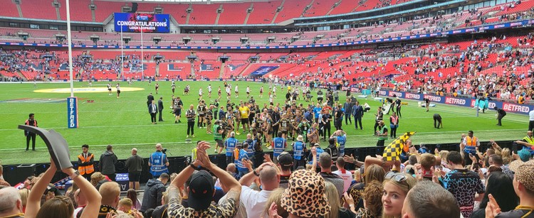 Leigh Leopards celebrating on the pitch at Wembley 