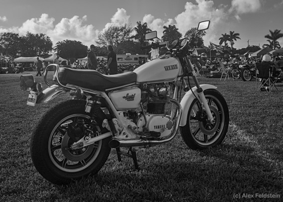 Yamaha Special 650 (BW)