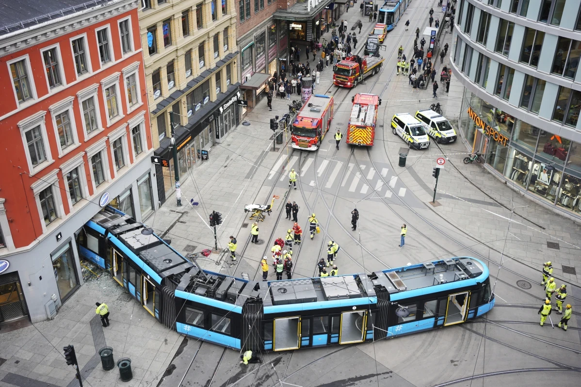 Tram goes off its tracks in Oslo, Norway