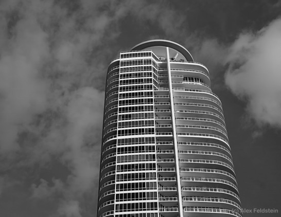 Continuum Tower
South Pointe
Miami Beach

in B&W