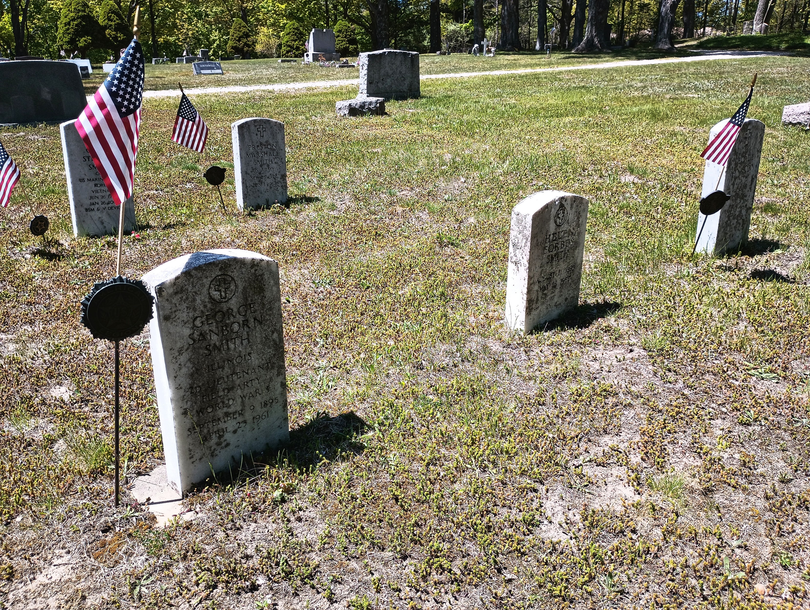 Veterans' graves on Memorial Day 2025