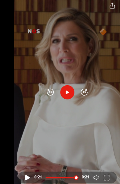 Still uit video van NOS: Maxima met een blik van afgrijzen. 
