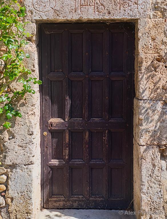 Old door in Pérouges
France
Old door in Pérouges
France