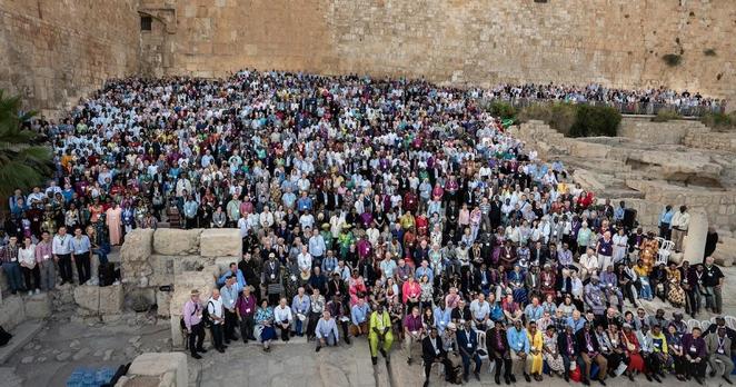 A huge crowd of people at the temple wall in Jerusalem. 