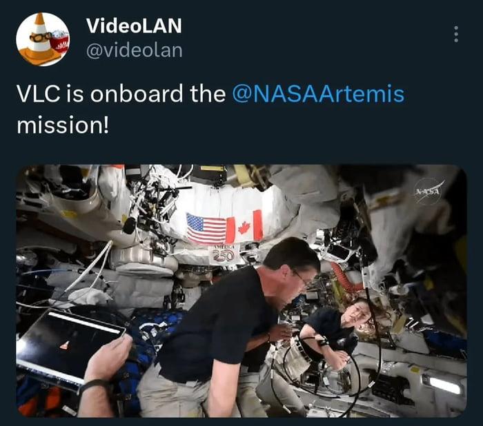 A tweet from VLC about how the astronauts aboard Orion are using VLC player