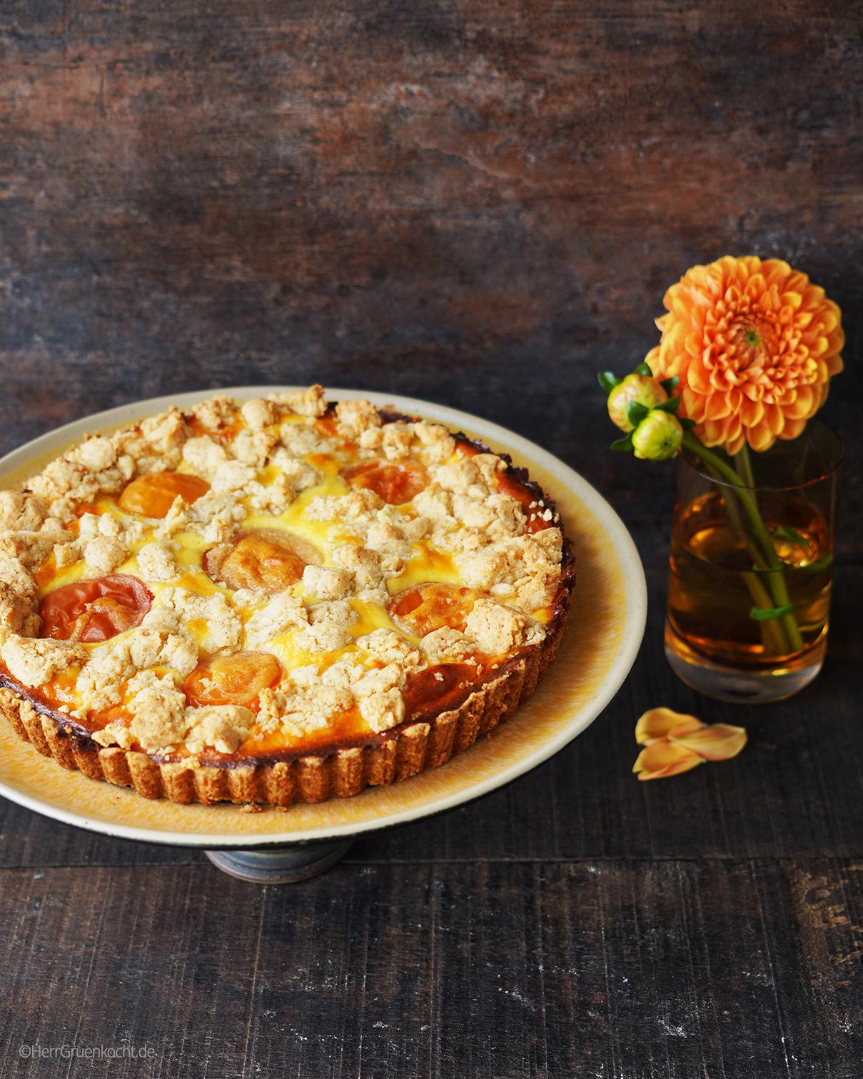 Aprikosen-Käse-Tarte mit Streuseln