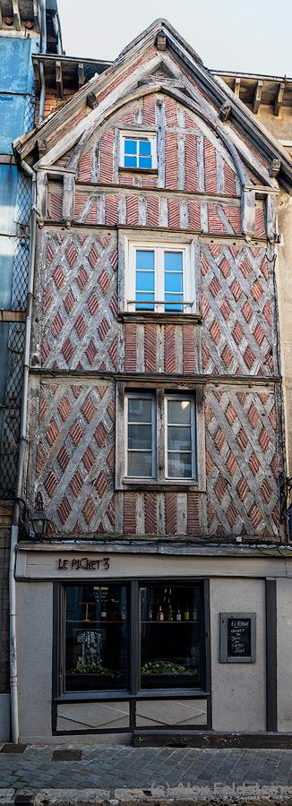 Old building in Chartres
(pano)
