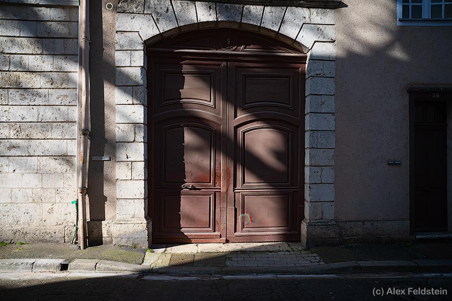Brown double door in Chartres