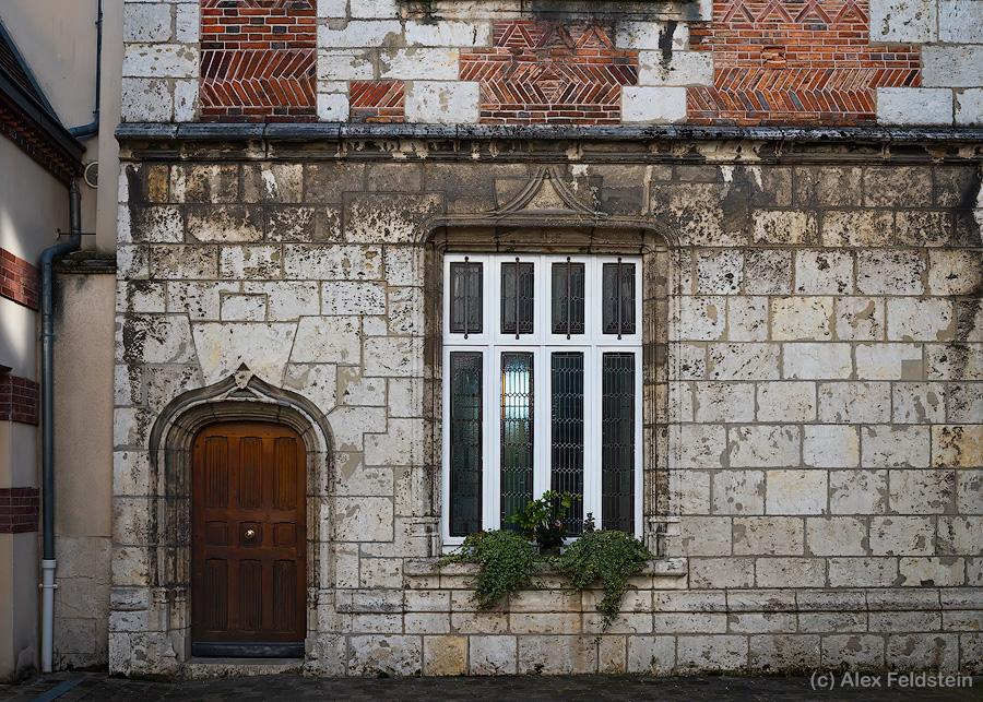 Old Chartres door