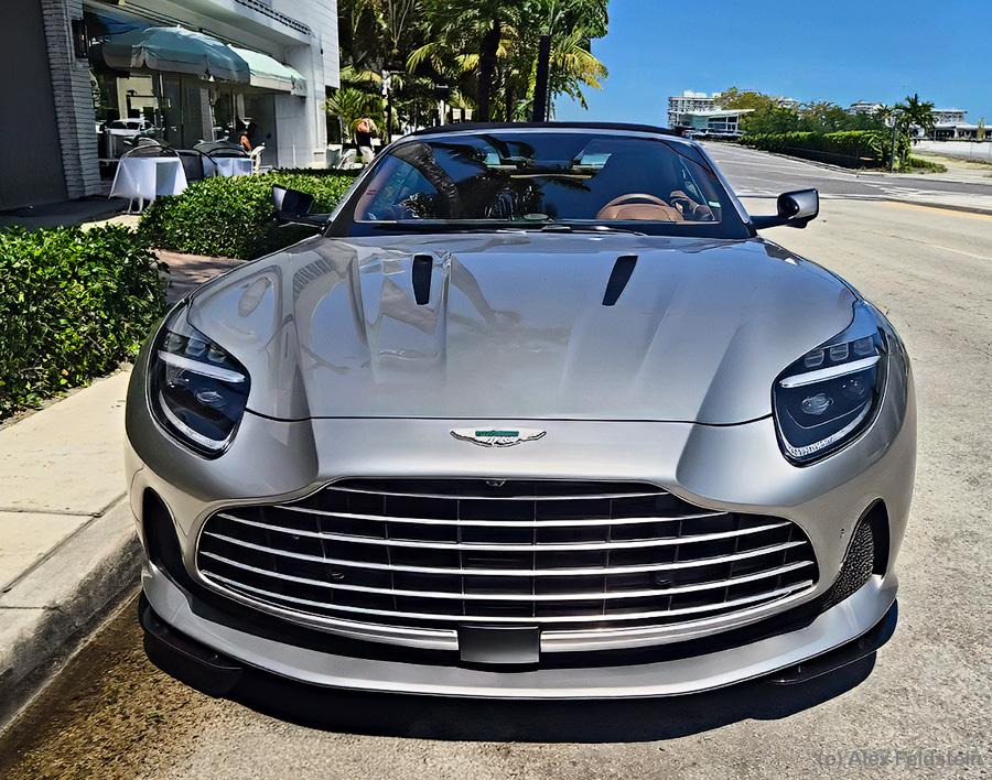 Aston Martin DB12