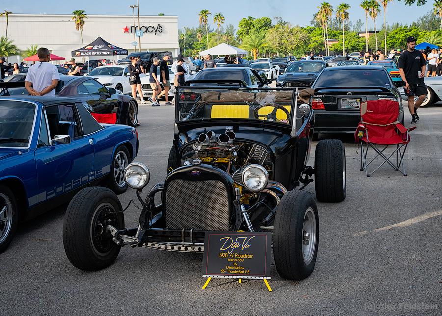 Custom black and yellow Ford Roadster (1928)