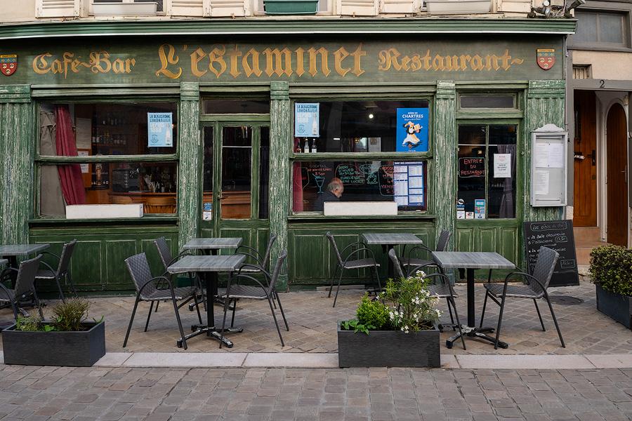 Restaurant in old Chartres