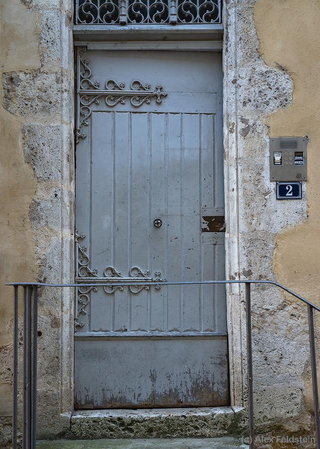 Old door in Chartres, France#porte #doorsday