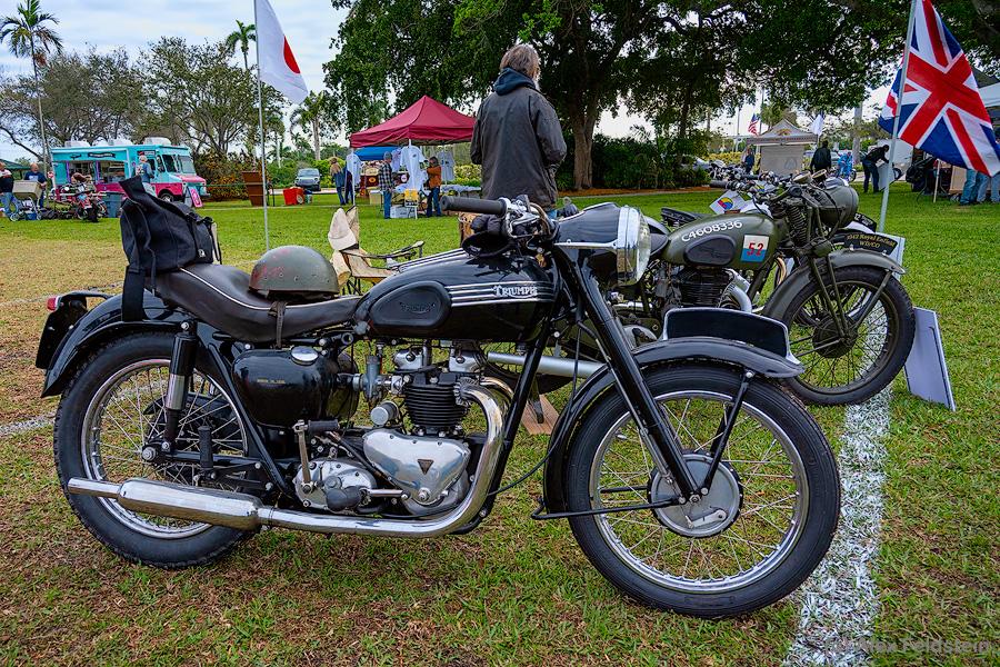 Triumph Thunderbird (1955) at a moto show