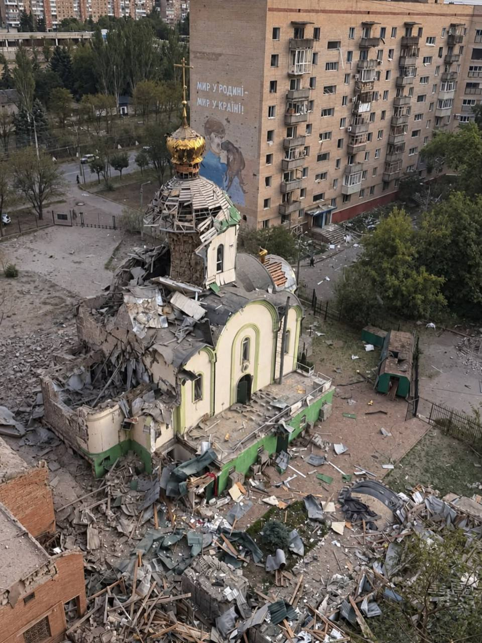 Russian airstrike destroys church in Kramatorsk, Ukraine