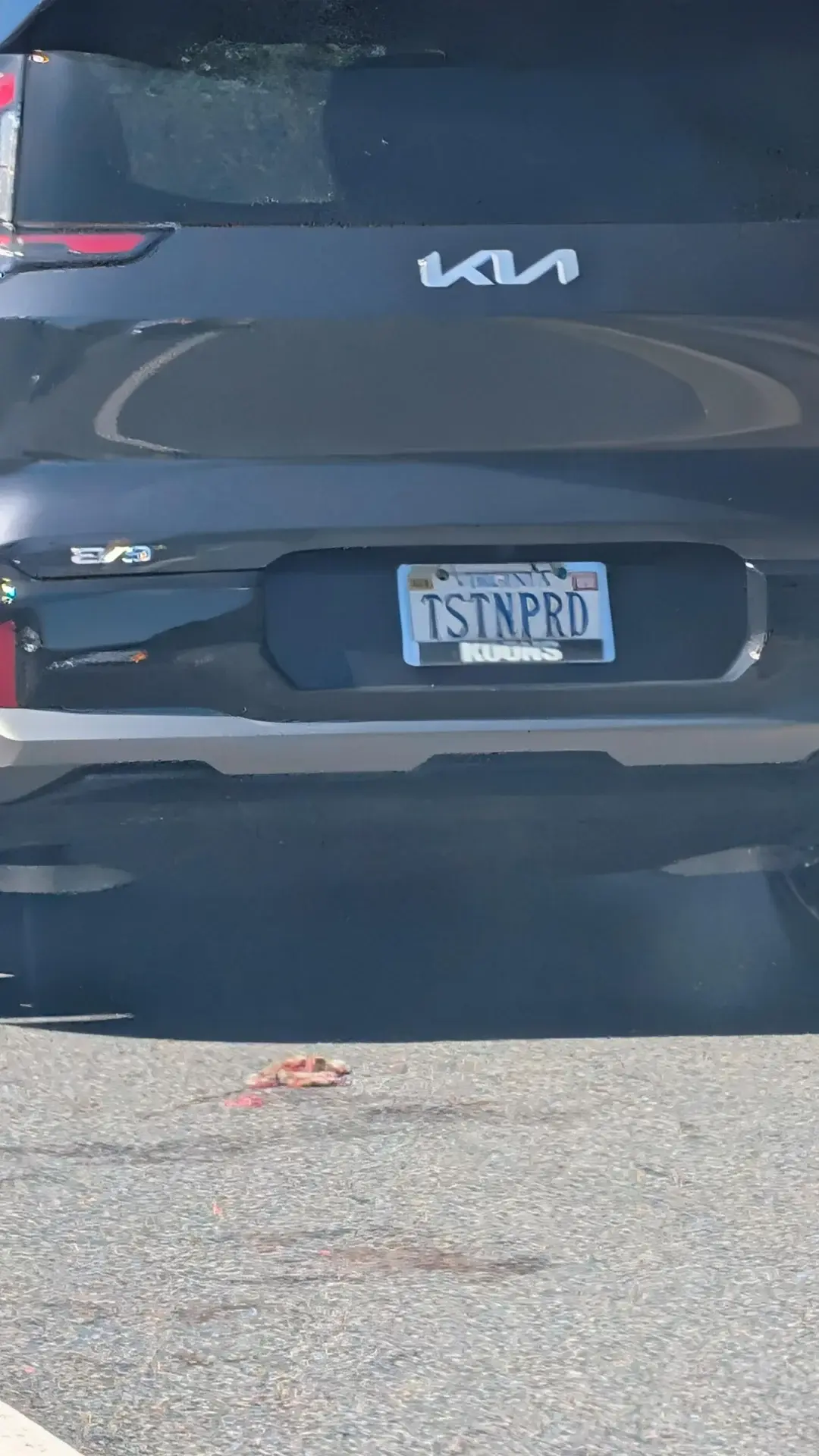 Car with license plate: TSTNPROD