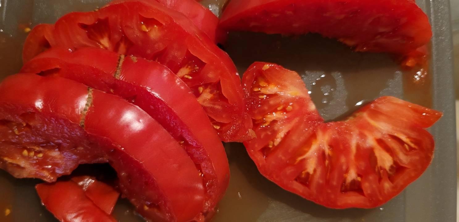 thick red tomato slices